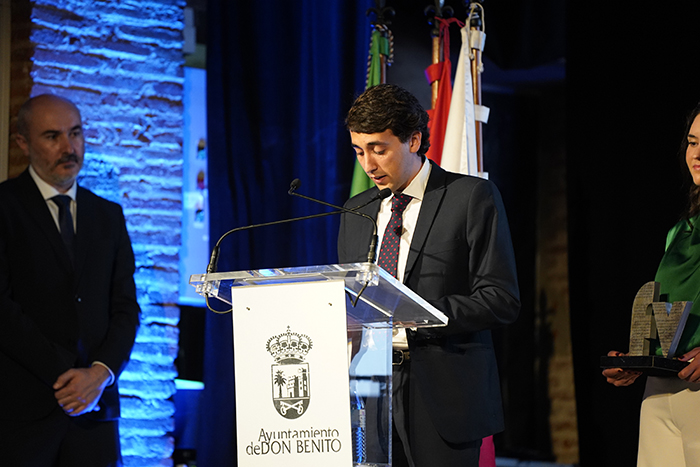 En su discurso, los alumnos contaron la historia de su investigación y agradecieron a la revista la oportunidad y la experiencia.