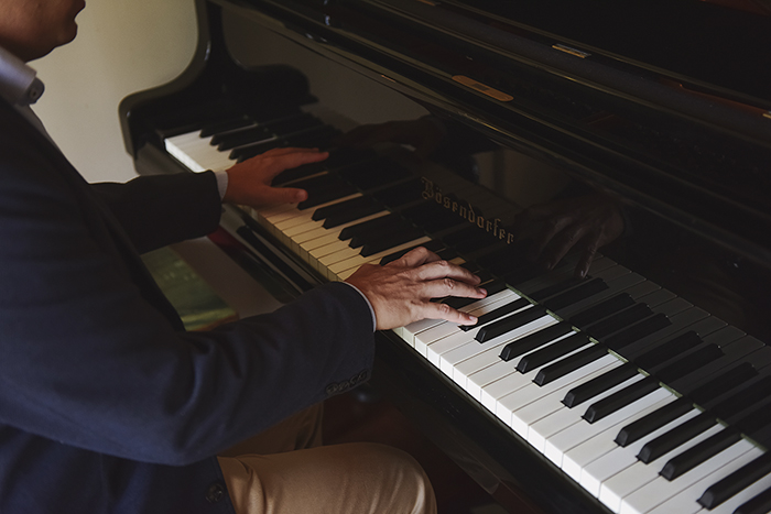 La ceguera no ha frenado a Ignasi para nada. Nació y se educó como uno más en una sociedad donde no ha tenido que integrarse.