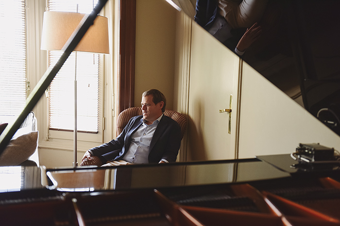 Su carrera empezó a los seis años. Desde entonces, cuatro horas de piano todos los días. Sin apenas vacaciones. Así, hasta llegar a los escenarios más altos.