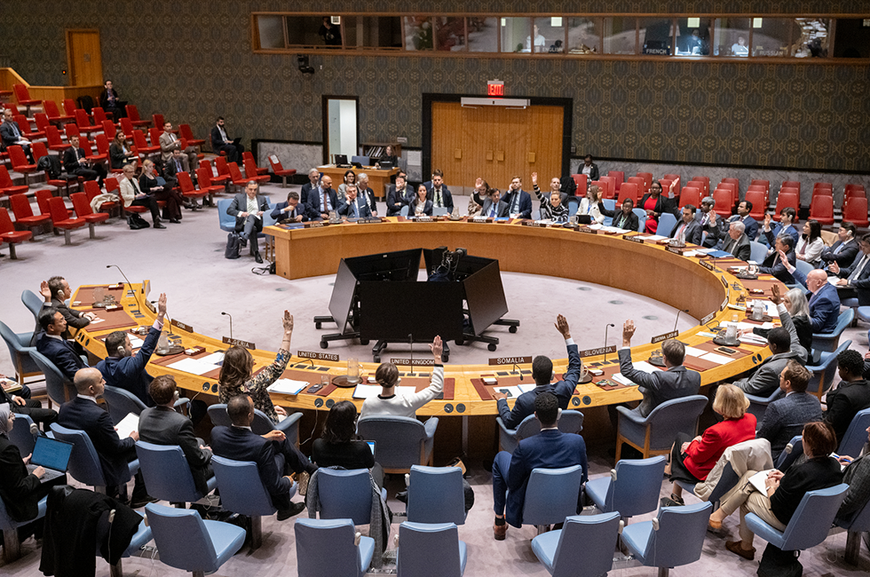 Representantes de la ONU votan la resolución el 31 de octubre de 2025.