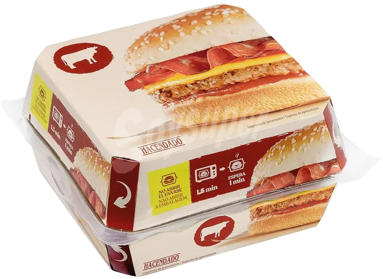 Sándwich envasado de Hacendado con un sello simulado de advertencia: «Alto en sodio»